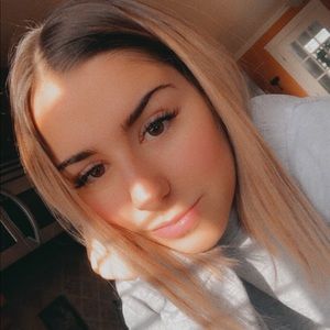 Meet your Posher, Alexandra